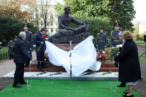 памятник Углову 619A0942